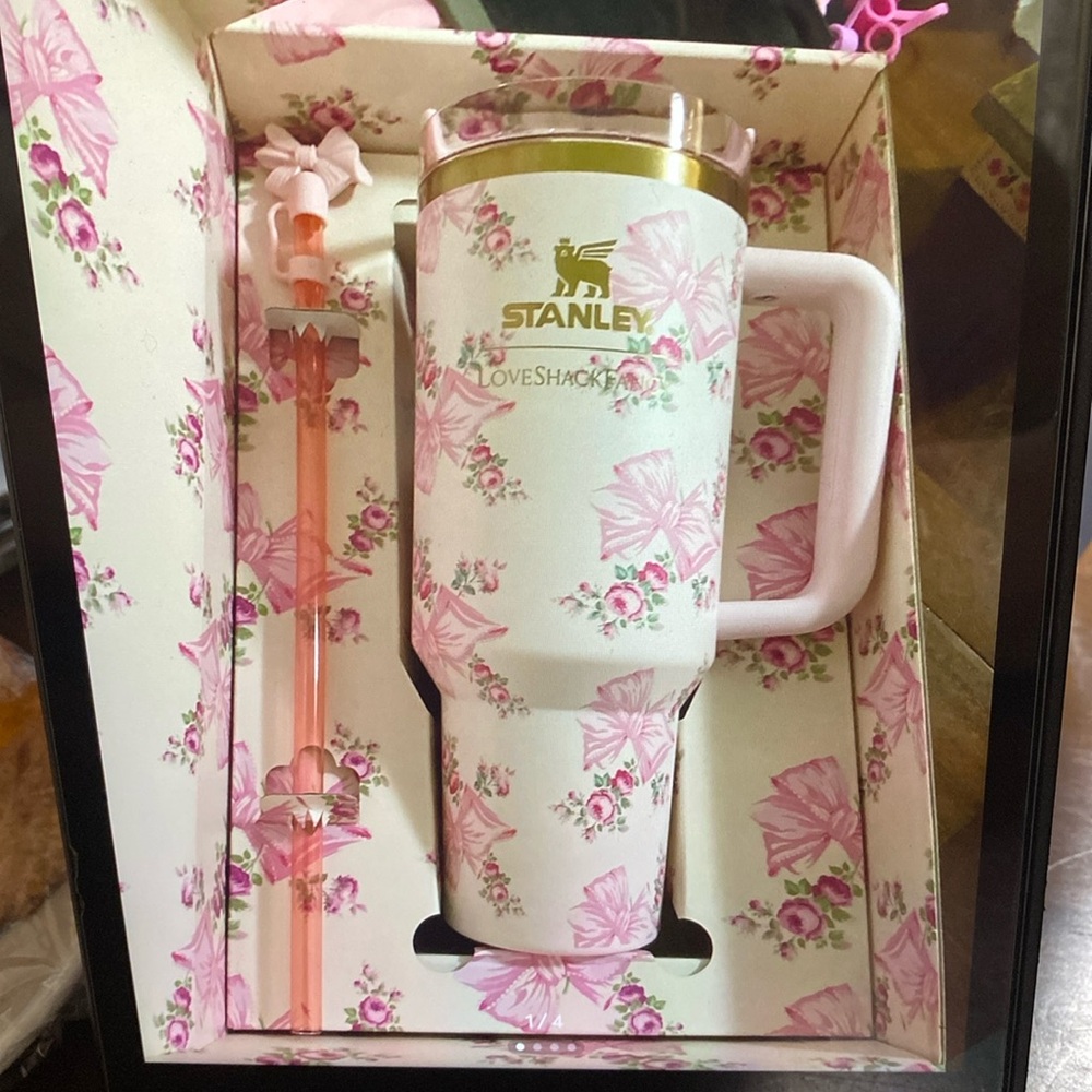 LoveShackFancy Stanley 40oz pink - Picture 4 of 4
